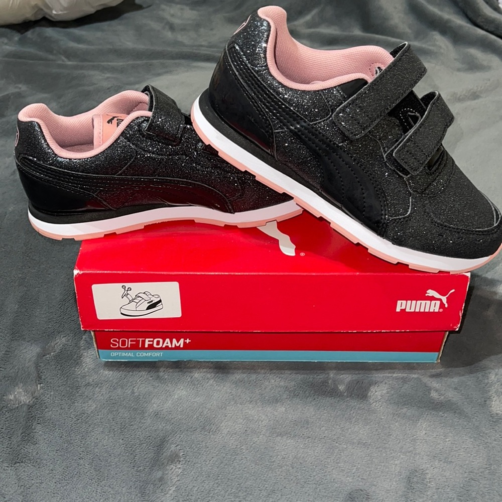 Girls shoes